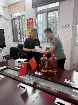 民革淮南市委会开展八一慰问3.jpg