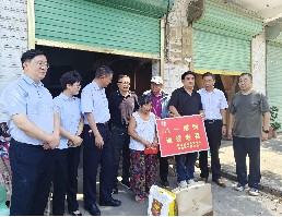 民革淮南市委会开展八一慰问活动1.jpg